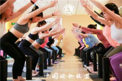 减小肚子瑜伽教练用什么体式？开始练2个减肚体式！